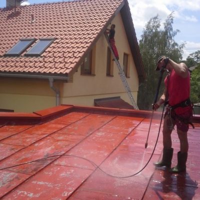 Čistenie strechy od lyšajov a machu - Poprad - ProRoof
