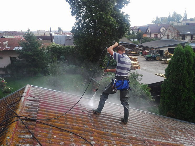 Čistenie a nástrek strechy - Huncovce - ProRoof