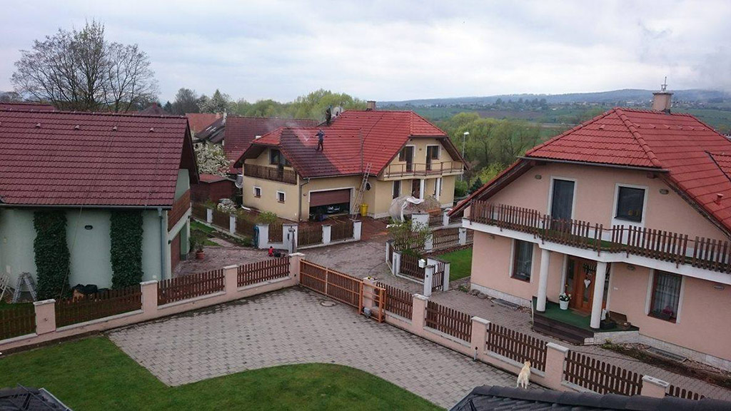 Čistenie strechy z betónovej škridle, Banská Bystrica - ProRoof